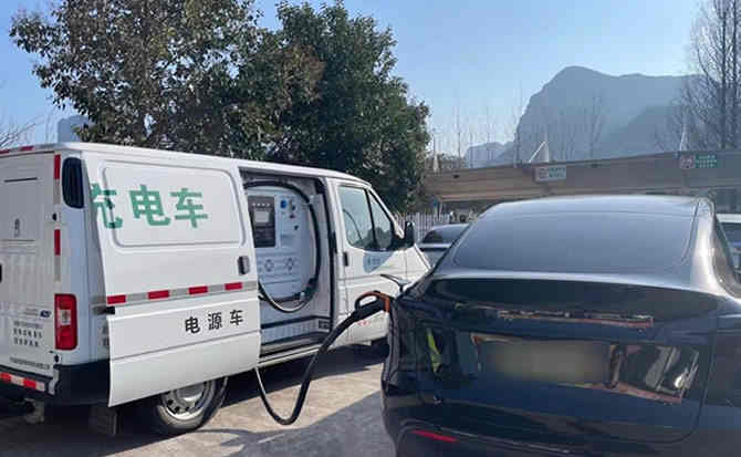 索县汽车搭电
