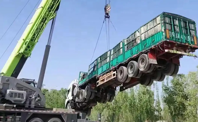 索县道路脱困救援案例